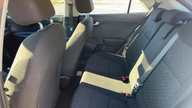 Kia Rio image 7