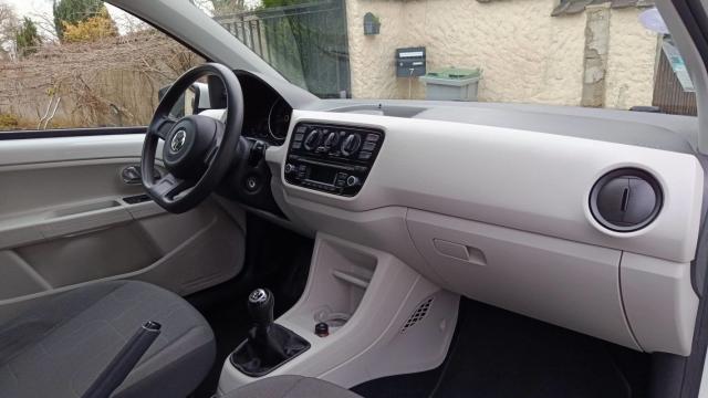 Volkswagen Up! image 4