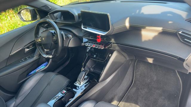 Peugeot 2008 image 6