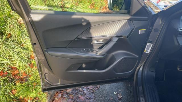 Peugeot 2008 image 1