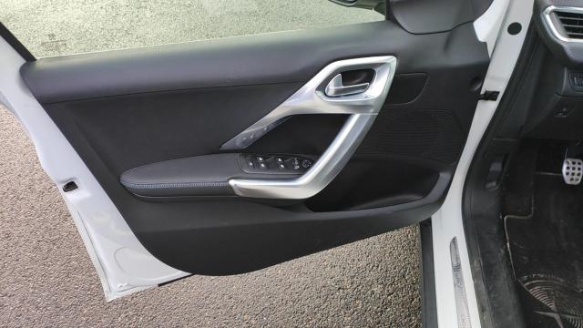 Peugeot 2008 image 5