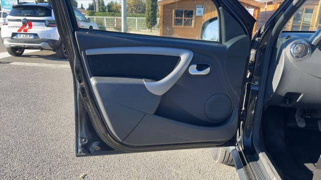 Dacia Duster image 8