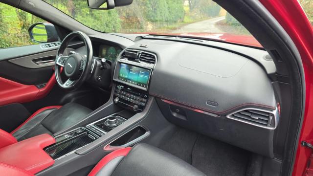 Jaguar F-Pace image 9