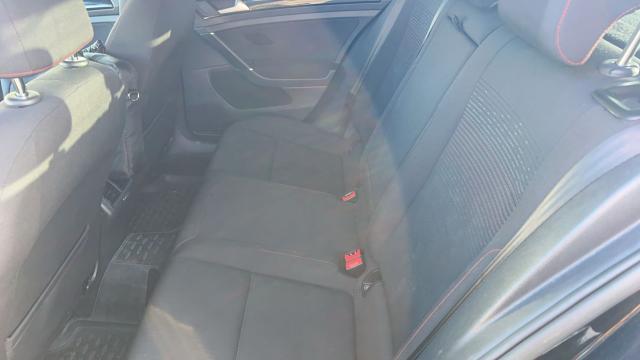 Volkswagen Golf image 3