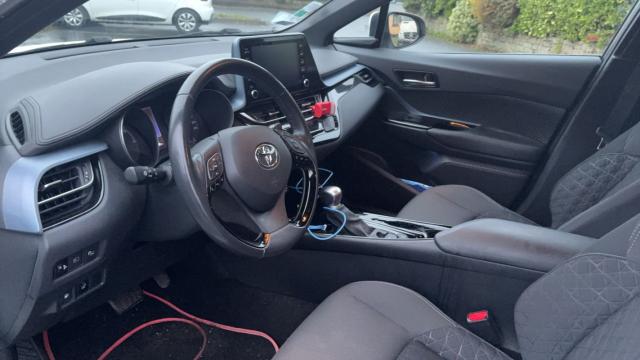 Toyota C-Hr image 9