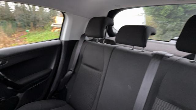 Peugeot 208 image 2