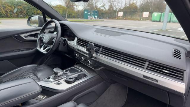 Audi Q7 image 1