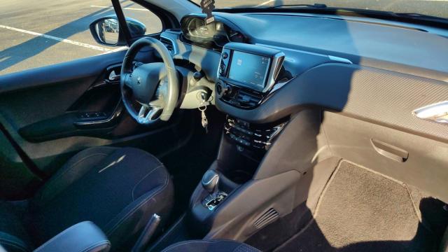 Peugeot 208 image 2