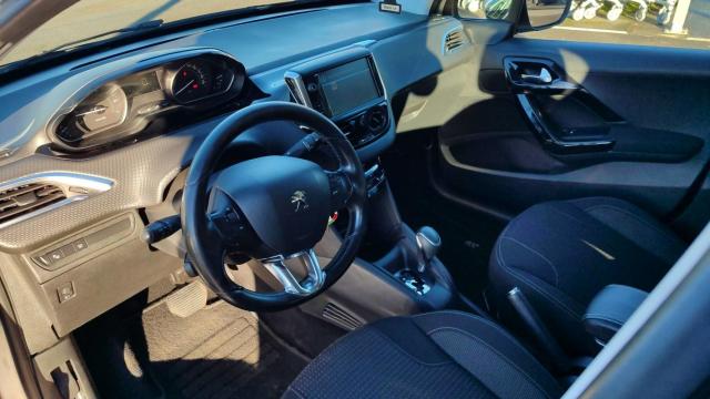 Peugeot 208 image 4