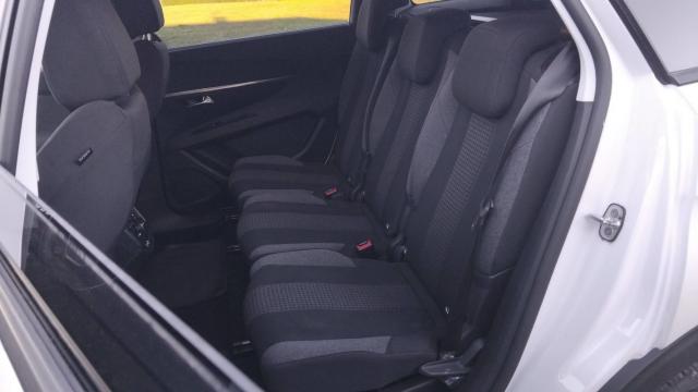 Peugeot 5008 image 2