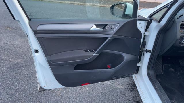 Volkswagen Golf image 8