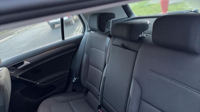 Volkswagen Golf image 9