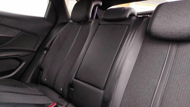 Peugeot 3008 image 3