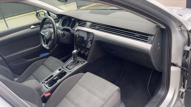 Volkswagen Passat image 6