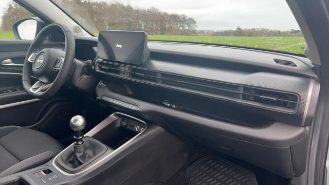 Jeep Avenger image 6