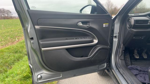 Jeep Avenger image 3