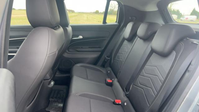 Jeep Avenger image 4