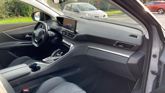 Peugeot 5008 image 2