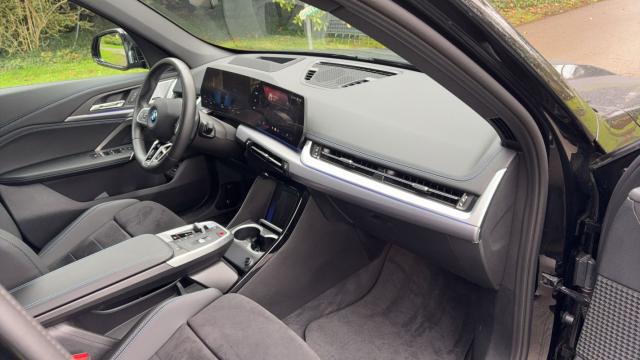 Bmw Ix1 image 7