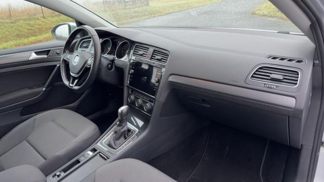 Volkswagen Golf image 6