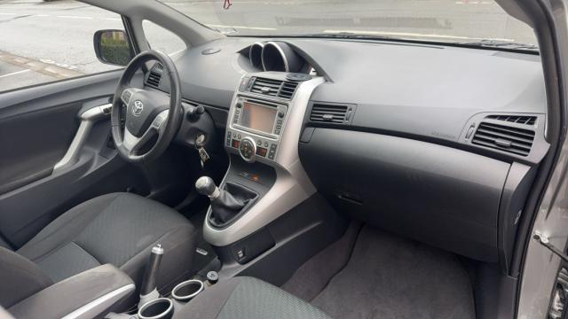 Toyota Verso image 2