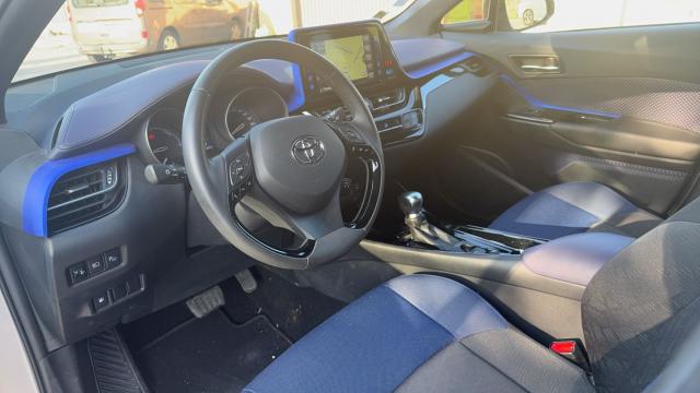 Toyota C-Hr image 8