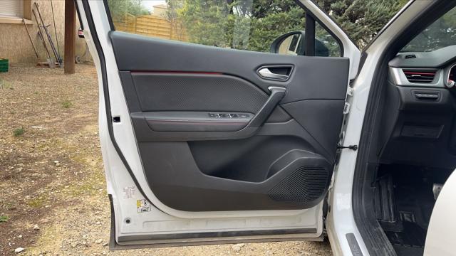 Renault Captur image 2