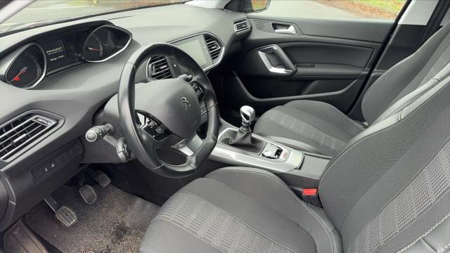 Peugeot 308 image 8