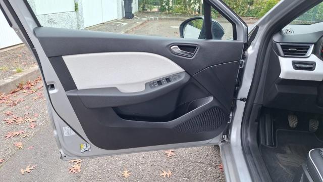 Renault Clio image 2