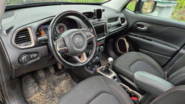 Jeep Renegade image 9