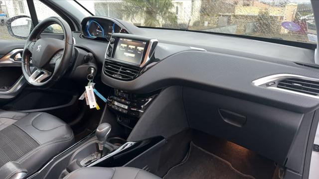 Peugeot 2008 image 6