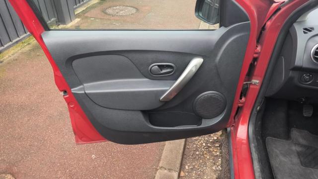 Dacia Sandero image 5