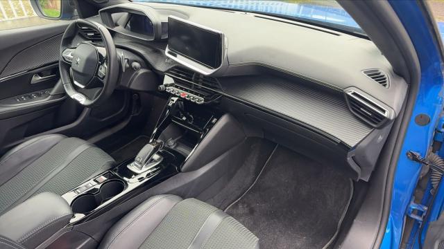 Peugeot 2008 image 1