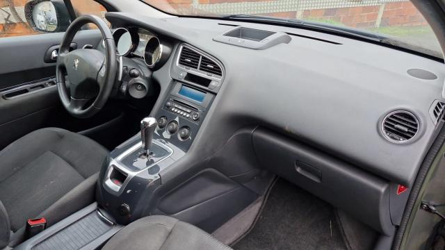 Peugeot 5008 image 9