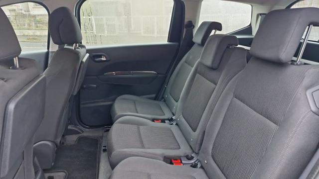 Peugeot 5008 image 4