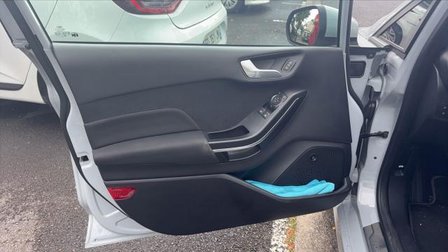Ford Fiesta image 4