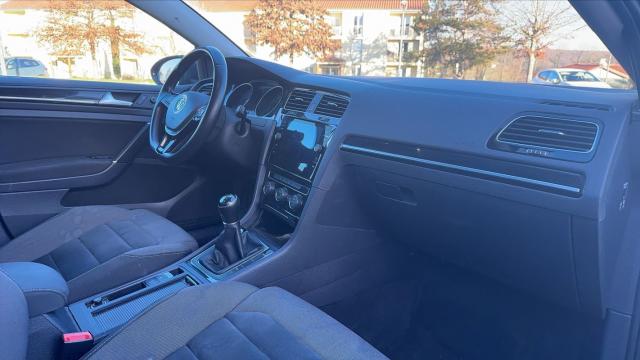 Volkswagen Golf image 8