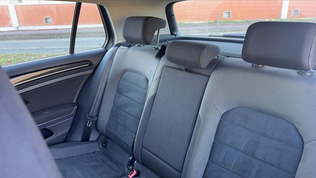 Volkswagen Golf image 4