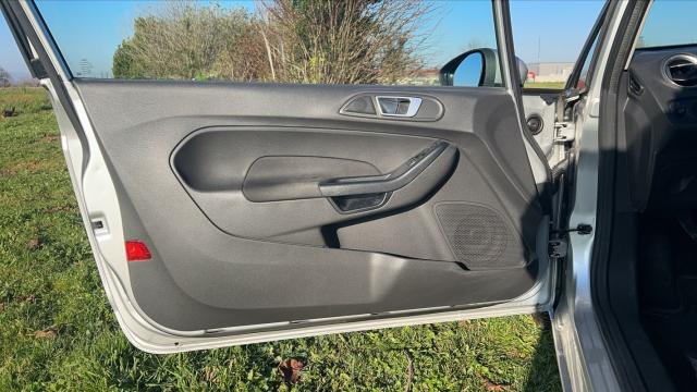 Ford Fiesta image 7