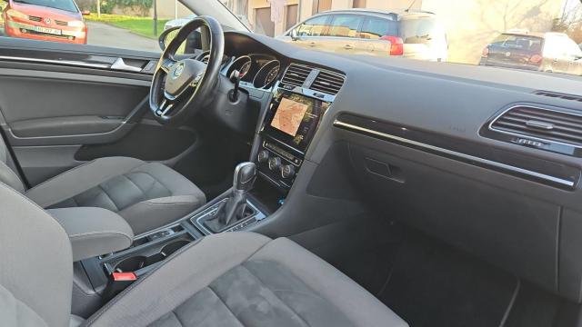 Volkswagen Golf image 9