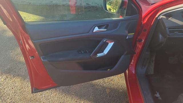 Peugeot 308 image 8