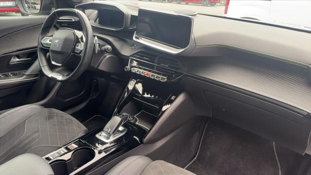 Peugeot 2008 image 6