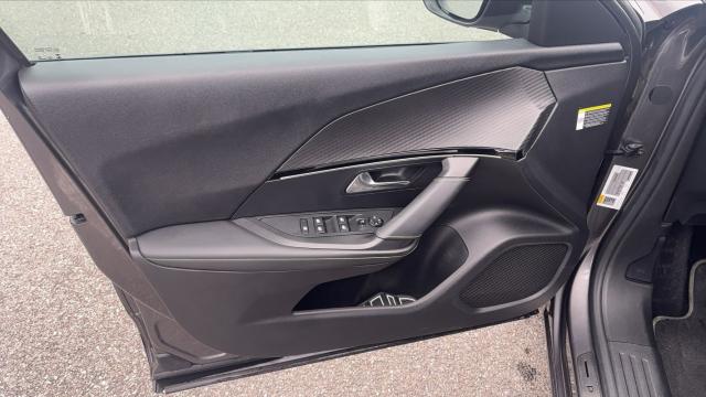 Peugeot 2008 image 9