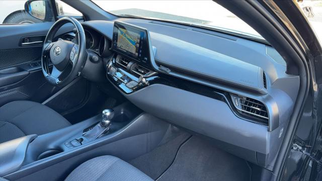 Toyota C-Hr image 2