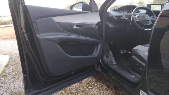 Peugeot 3008 image 3