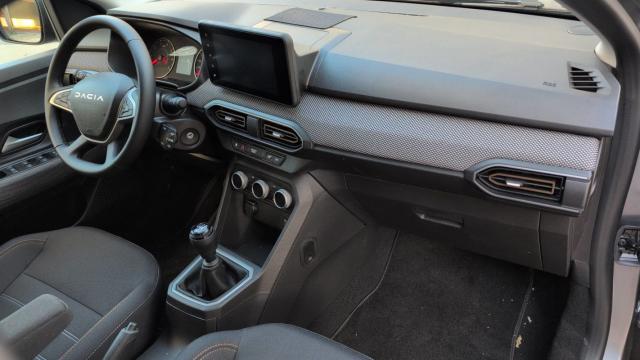 Dacia Sandero image 2