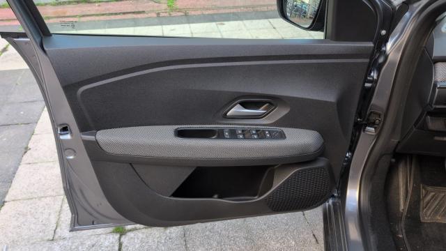 Dacia Sandero image 8