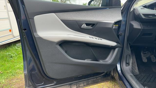 Peugeot 5008 image 7