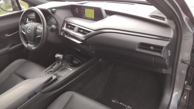 Lexus Ux image 5