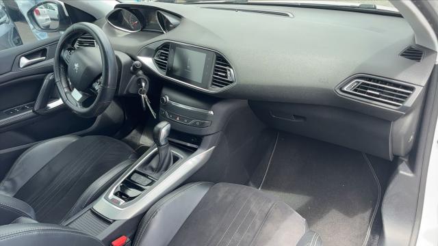 Peugeot 308 image 8